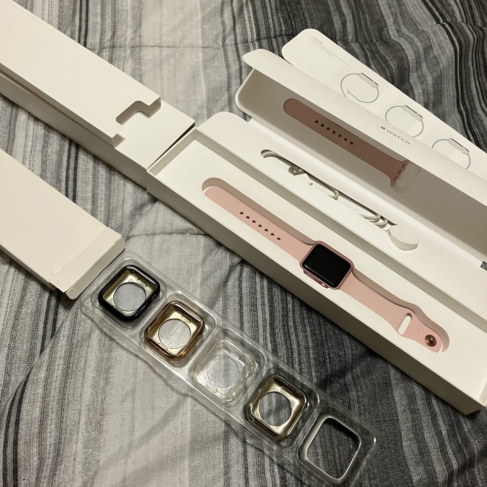 Rose Gold Apple Watch 30mm Series 1.